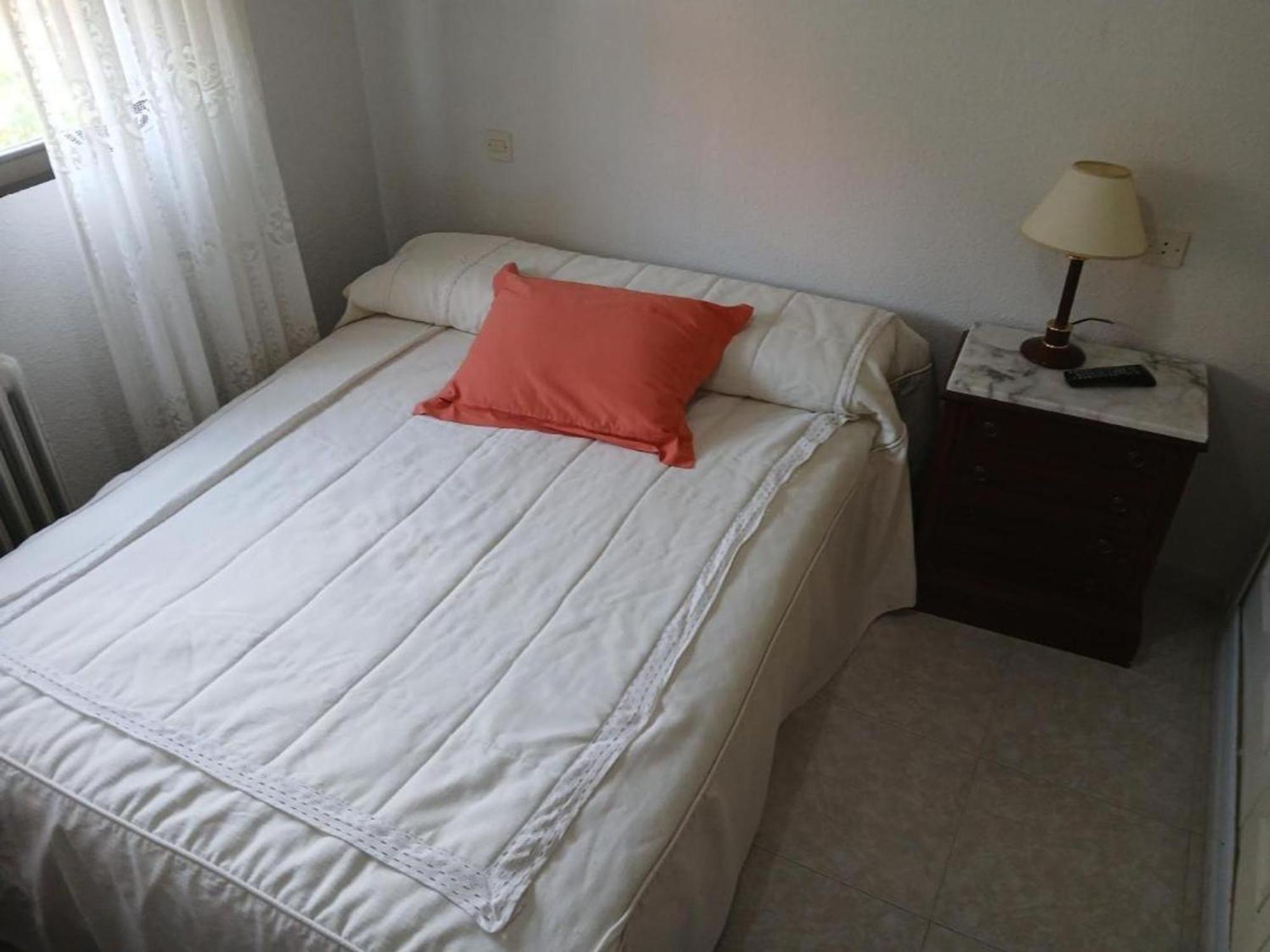 Room In Guest Room - Cuarto Privado Doble En 托萊多 外观 照片